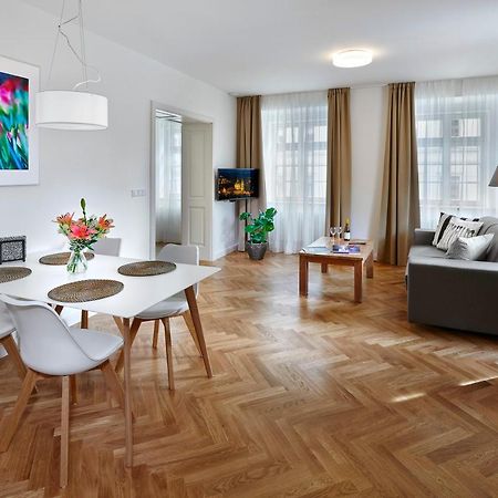 Downtown Suites Mala Strana Прага Екстер'єр фото