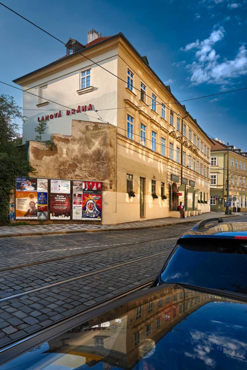 Downtown Suites Mala Strana Прага Екстер'єр фото